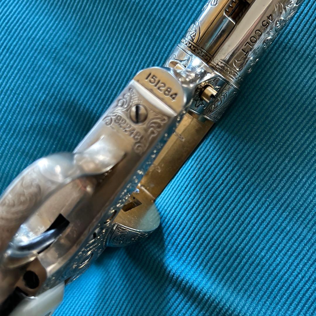 ジョン・ウェイン コメモラティブ 45&幻の白蝶貝のグリップ