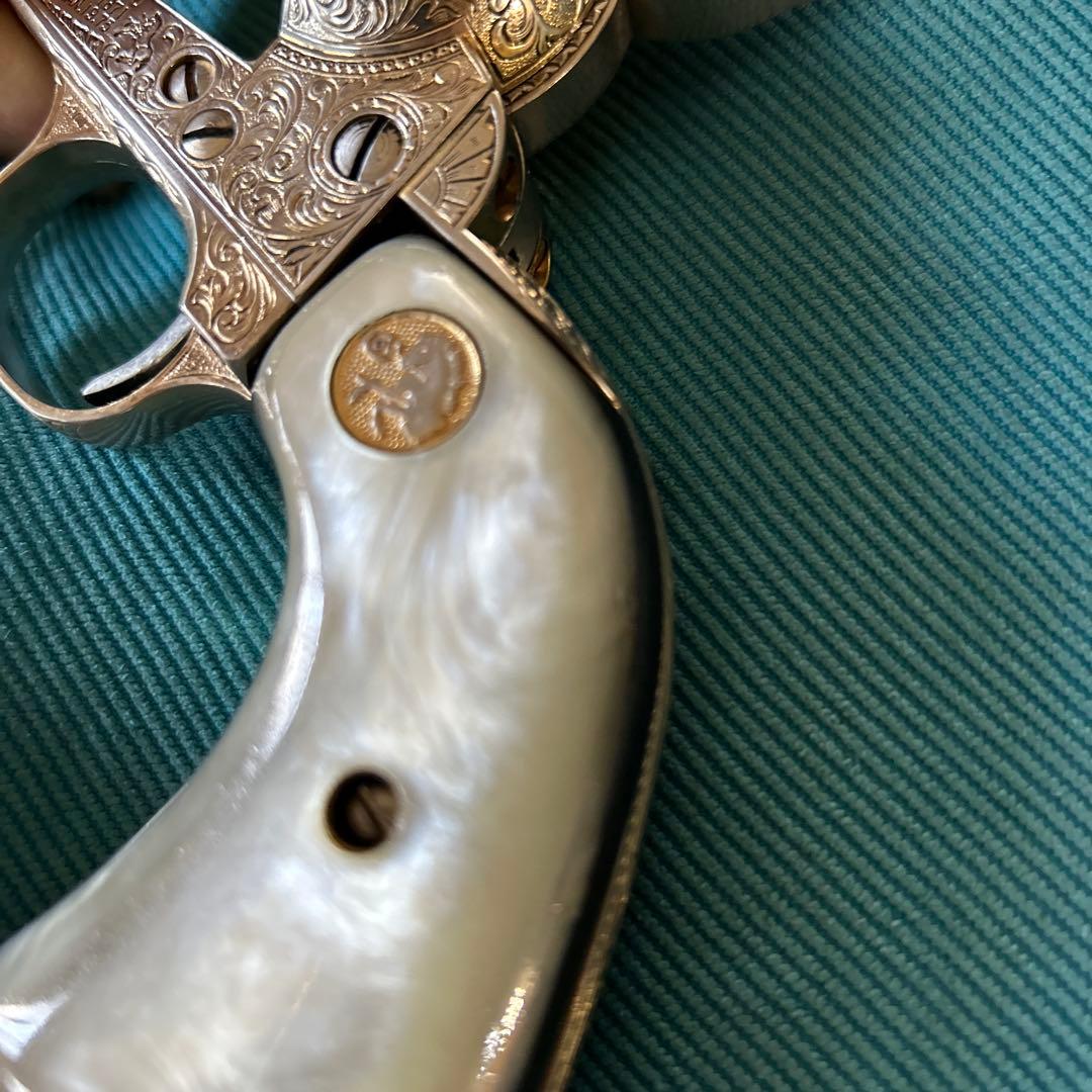 ジョン・ウェイン コメモラティブ 45&幻の白蝶貝のグリップ