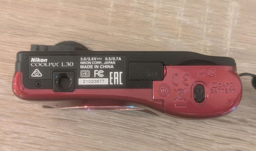 ♥ほぼ新品・未使用品♥ニコン Nikon COOLPIX L30 レッド