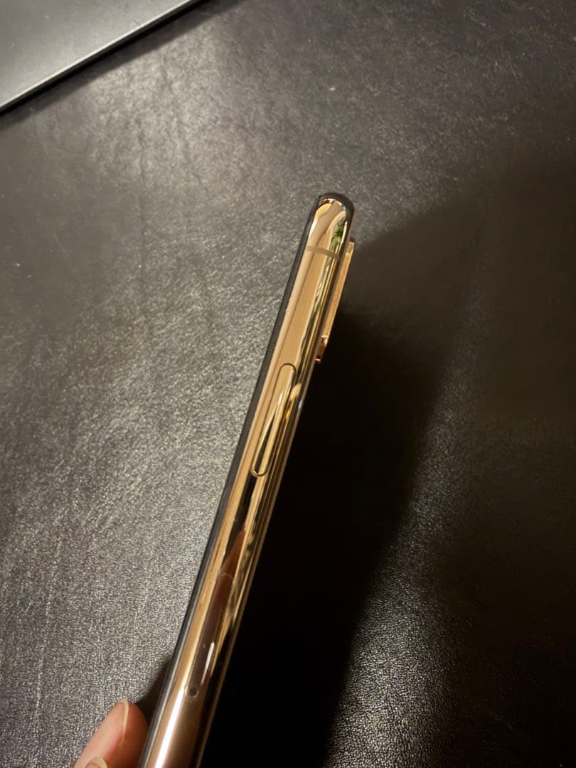 iPhone Xsバッテリー81% 256GB