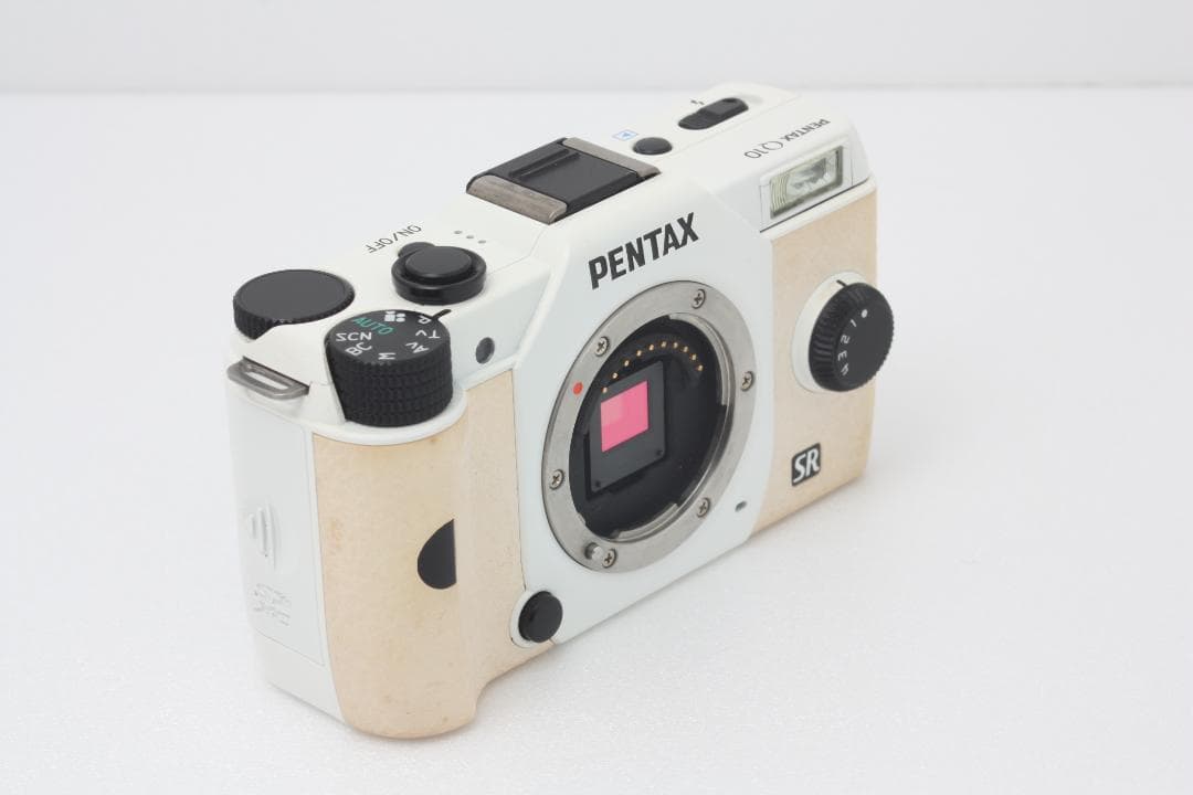 ペンタックス PENTAX Q10 ボディ ホワイト 完動品 #353b