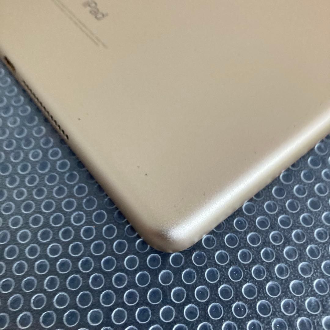 3219 電池最良好☆比較的美品☆iPad5 第5世代 32GB SIMフリー☆