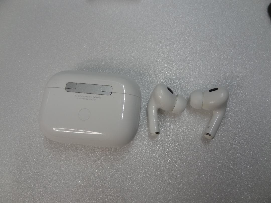AirPods Pro（第2世代） USB Type-C　ケースとイヤーチップ付