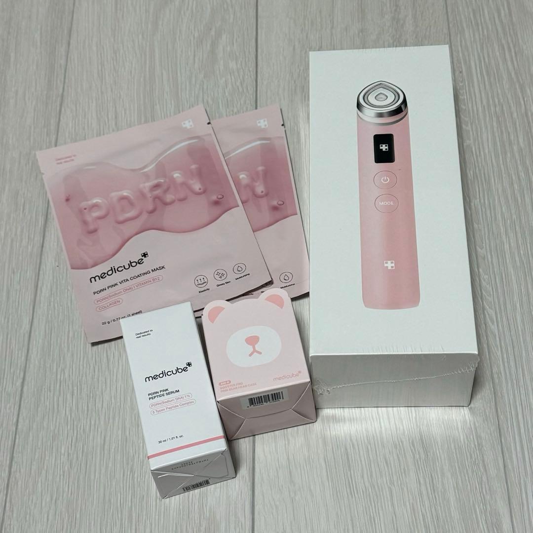 メディキューブ　ブースタープロ　美顔器　ピンク