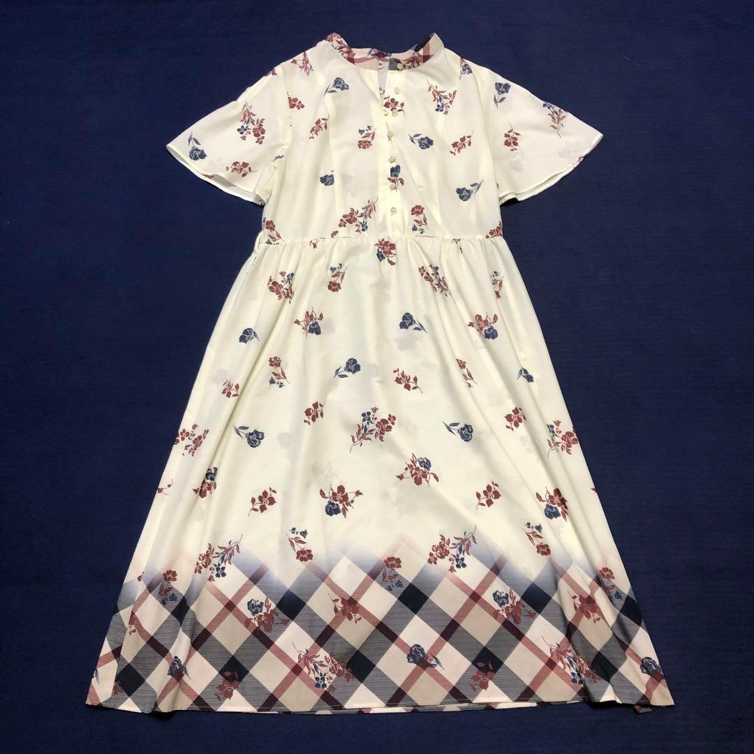美品　バーバリー　花柄 半袖ロングワンピース ホワイト★★★