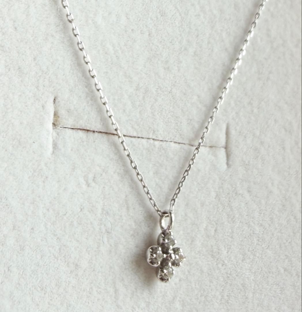 カナル4°C K10フラワーモチーフ　ホワイトゴールドネックレス　花