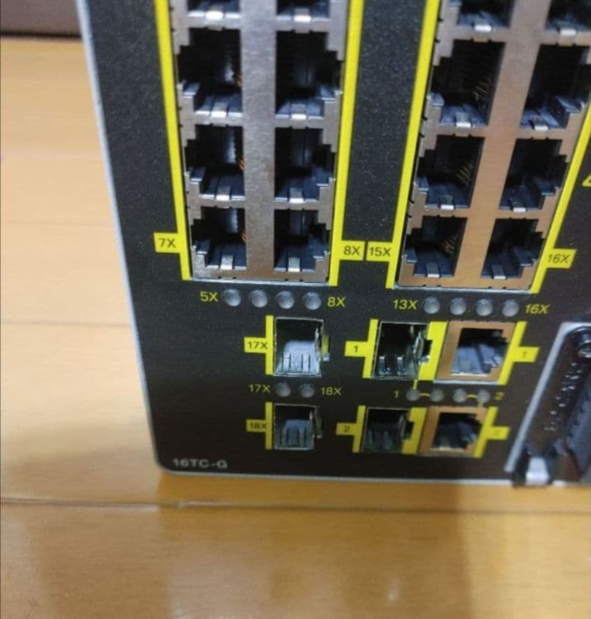 Cisco IE-2000-16TC-G-E 産業用スイッチ