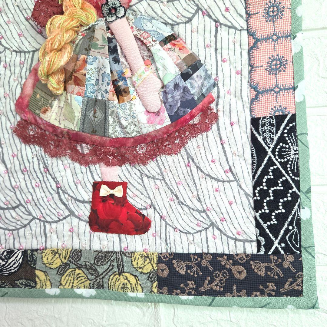 ハンドメイド　パッチワーク　スーちゃんタペストリー