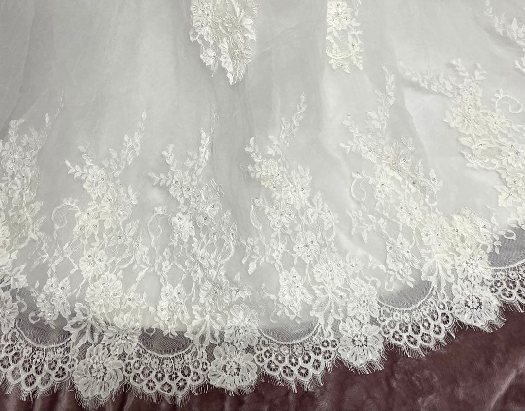 ココメロディ チュール レース ビジュー Vネック ウェディングドレス 9号