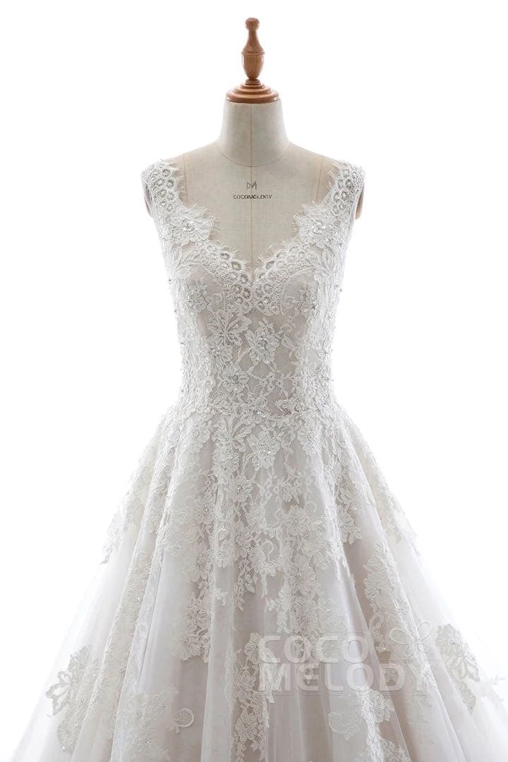 ココメロディ チュール レース ビジュー Vネック ウェディングドレス 9号
