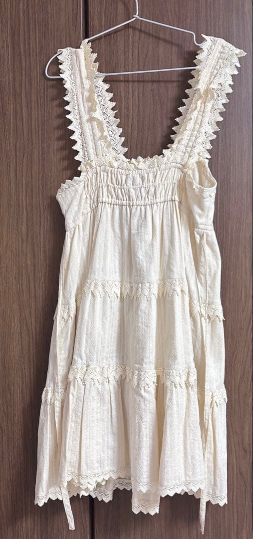 BABY からみ3段ティアードジャンパースカート　生成