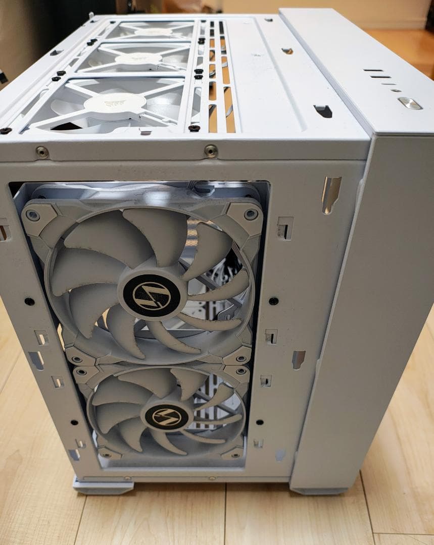 リアンリー「O11 AIR MINI」ホワイト・ファン８個付き