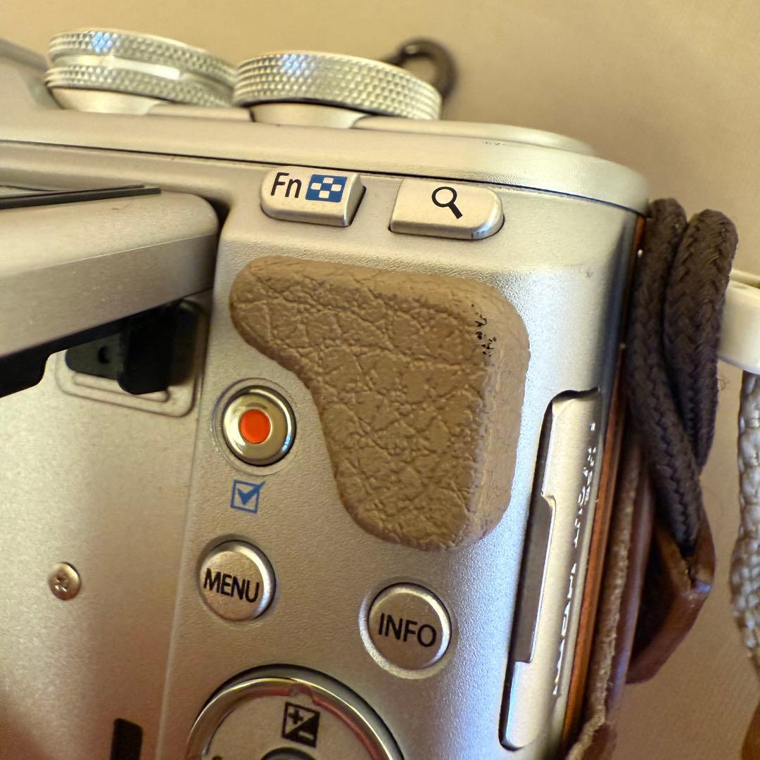 オリンパス　　pen e pl8 カバー　バッテリー　充電器　レンズ　カメラ