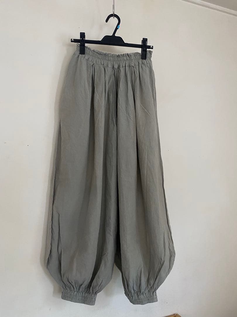 ヂェン先生バルーンパンツ Mサイズ　グレー