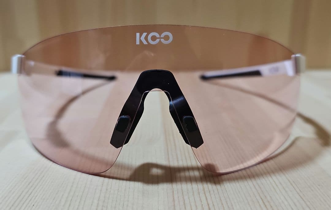 KOO NOVA 調光サングラス