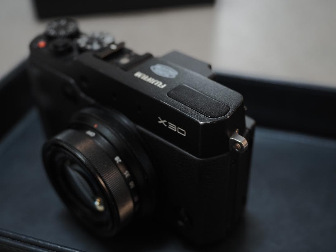 FUJIFILM フジフィルム X30