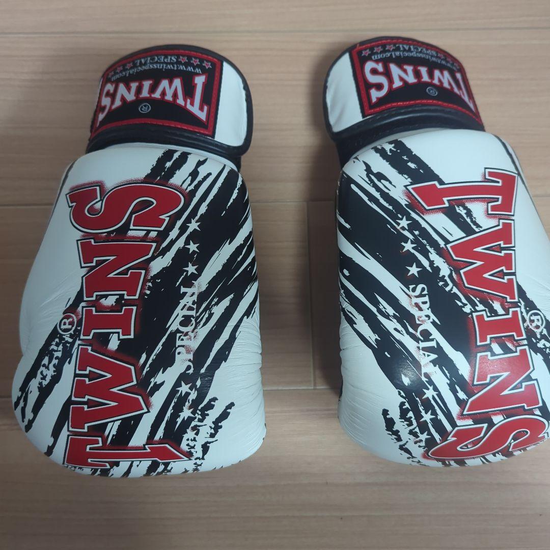 TWINS ボクシンググローブ ホワイト/ブラック