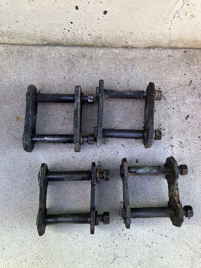 純正シャックル中古品4つセット、ランクル40