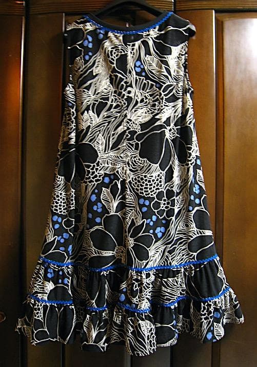 トクコプルミエヴォル☆美品！ボタニカルフラワー　ユラユラ揺れるフレアチュニック☆