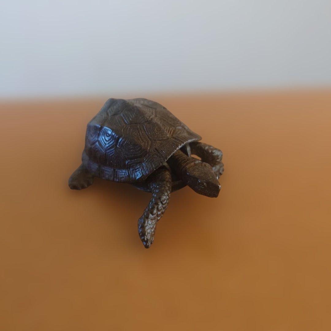 銅製　亀在　銘