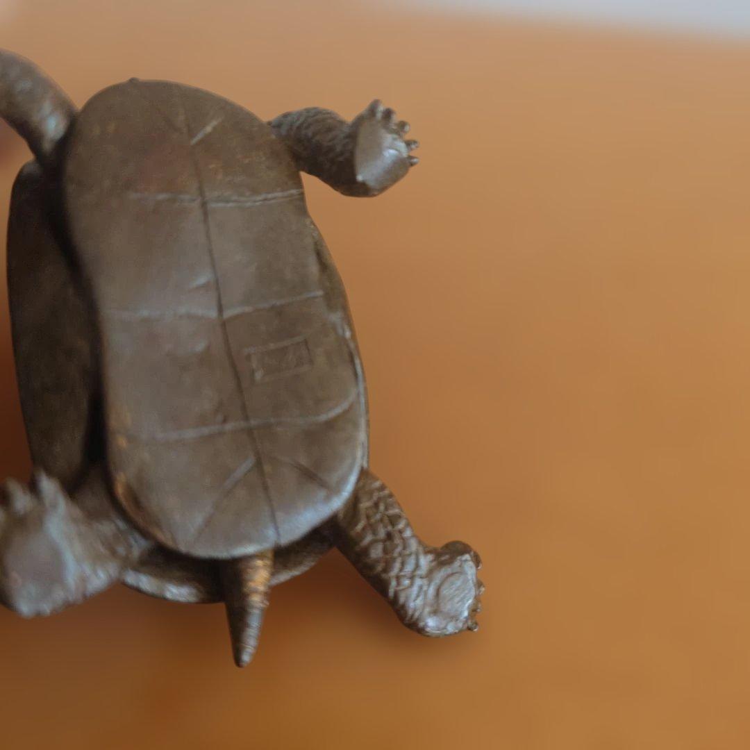 銅製　亀在　銘