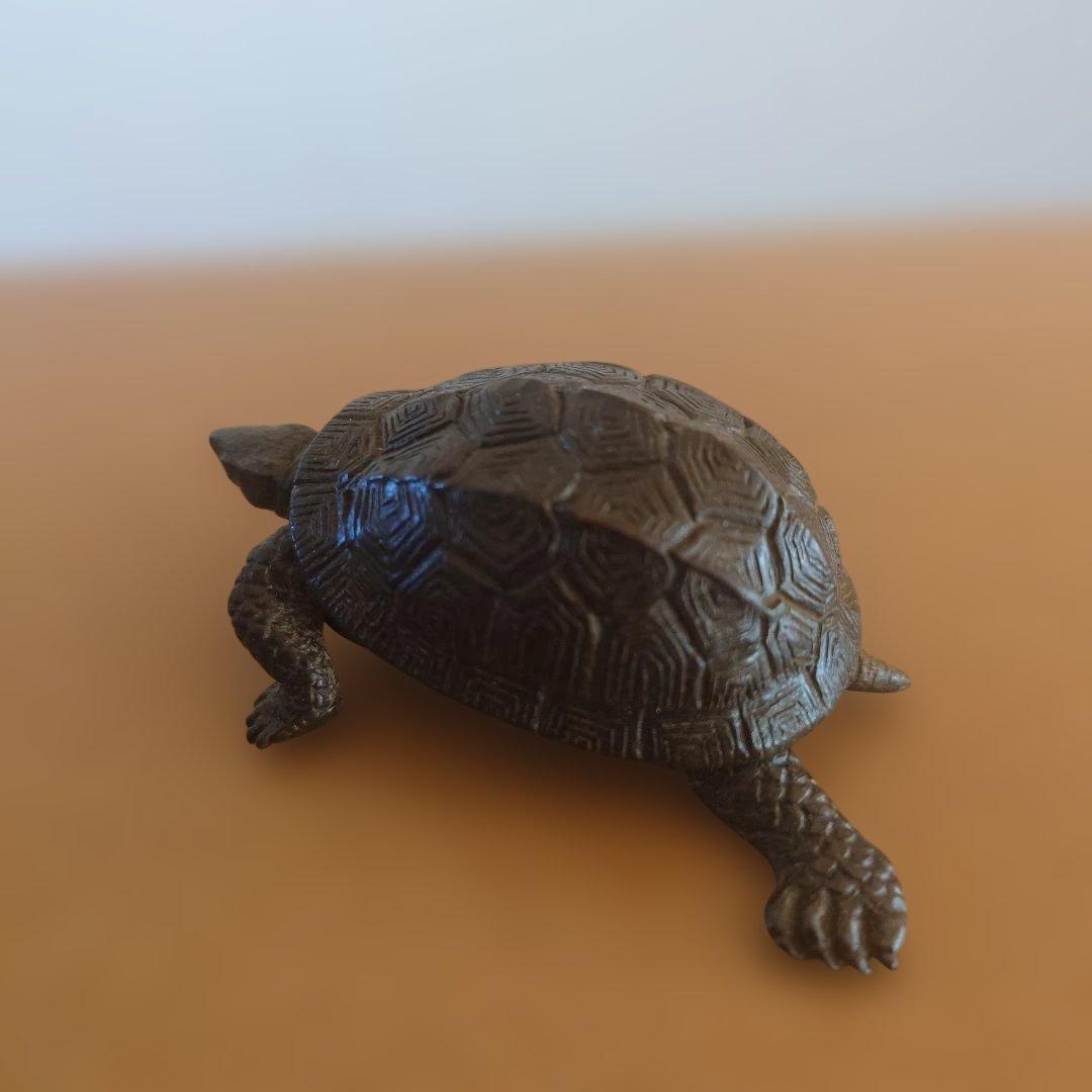 銅製　亀在　銘