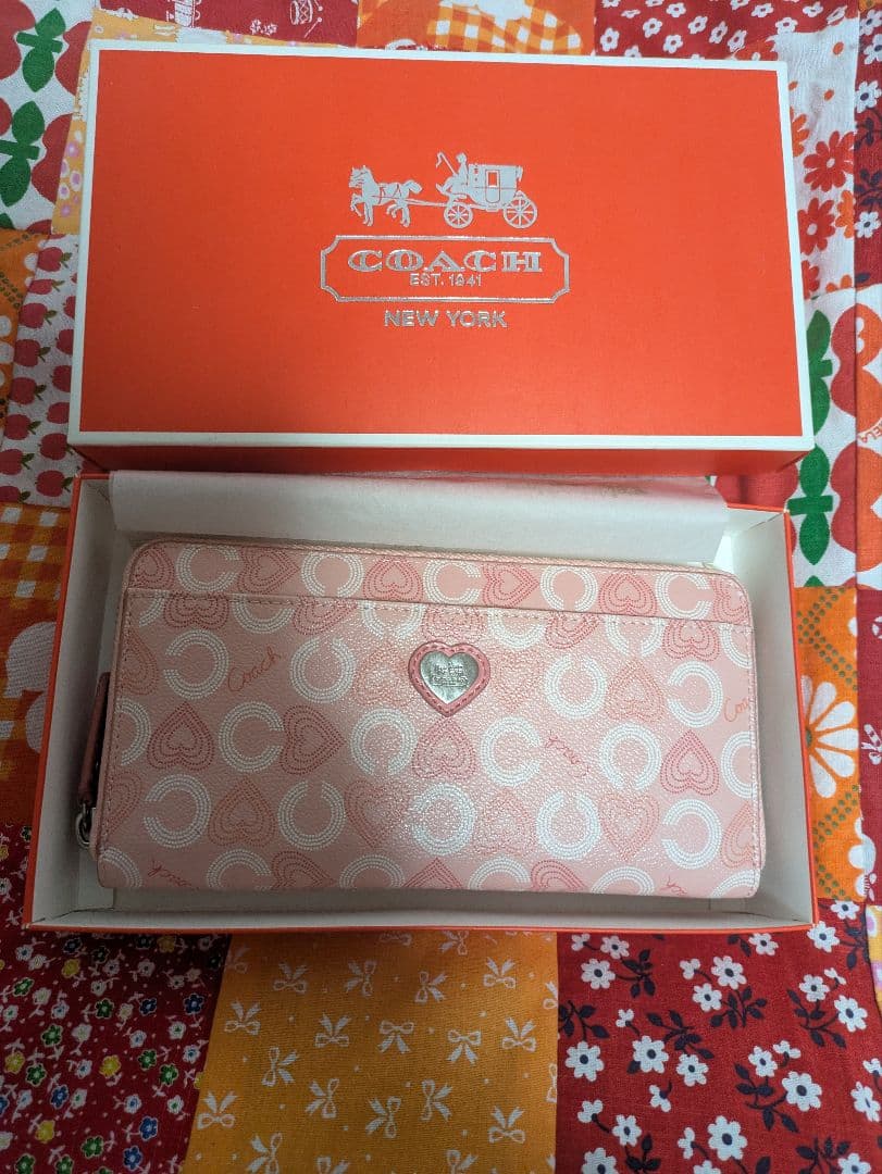 コーチ　長財布 森森になります。