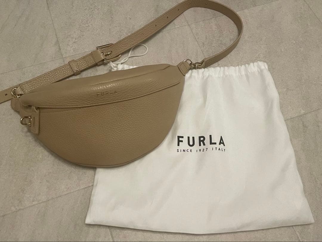 FURLA フルラ ボディバッグ