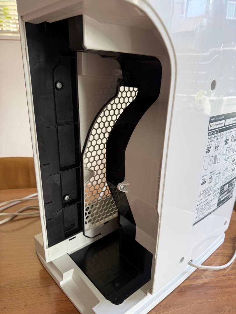 美品 ダイキン加湿空気清浄機　加湿ストリーマ空気清浄機　MCK70VKS-W