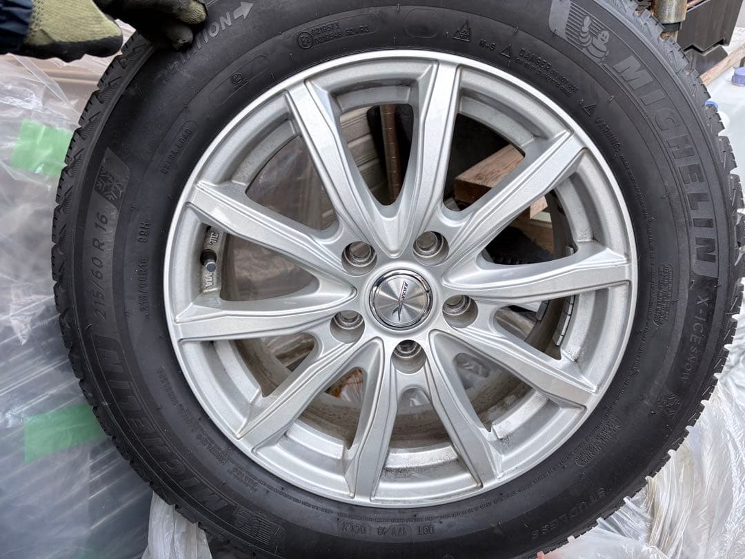 MICHELIN X-ICE 215/60R16 2023年製　トヨタ用