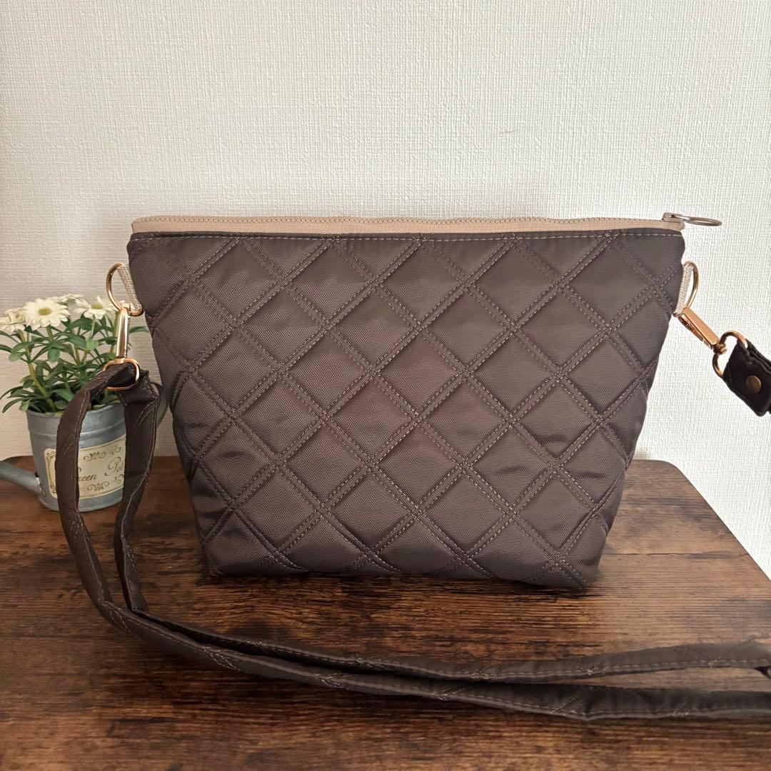 【ゆうママ】30cmファスナーショルダーバッグ　ナイロンオックスキルト