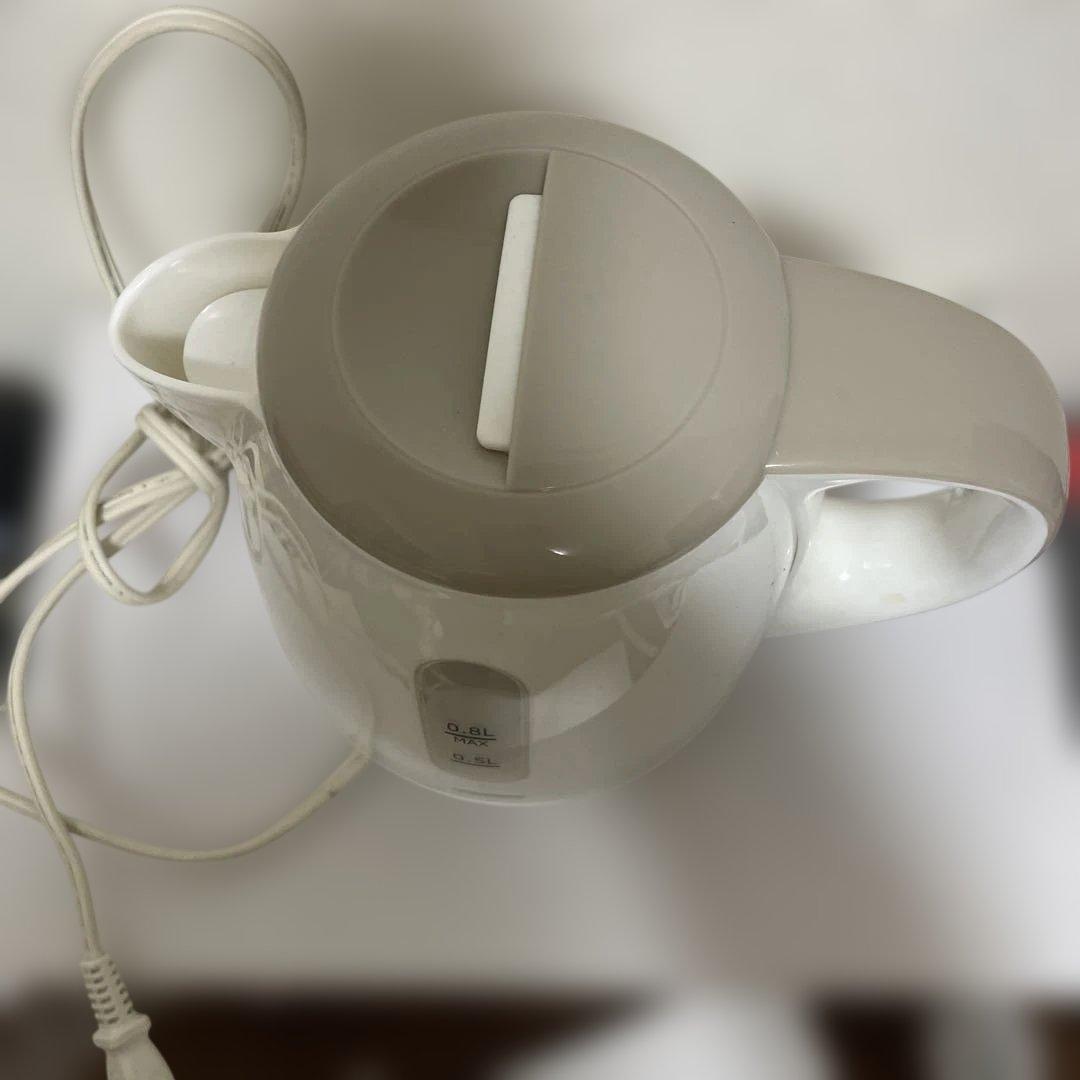 ホワイト電気ケトル 0.8L