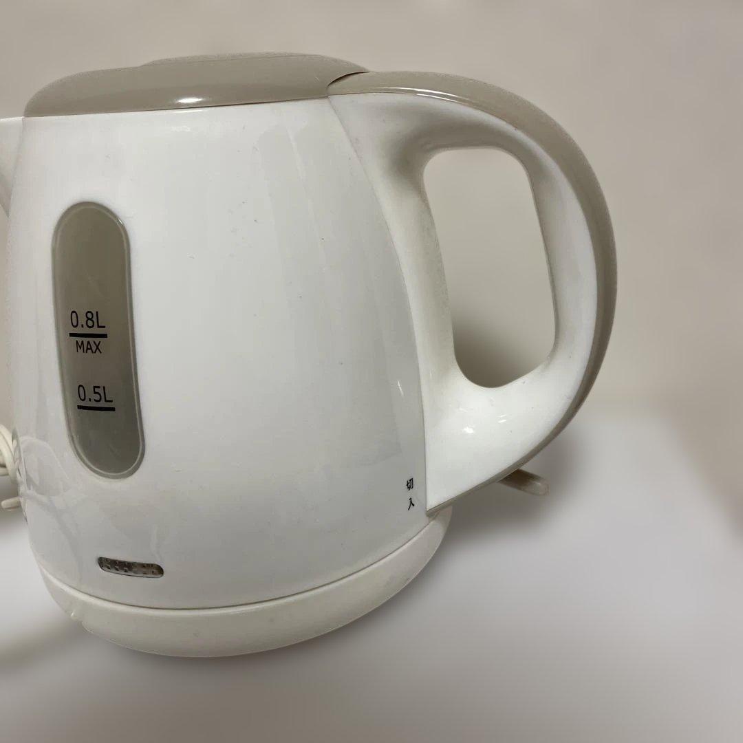 ホワイト電気ケトル 0.8L