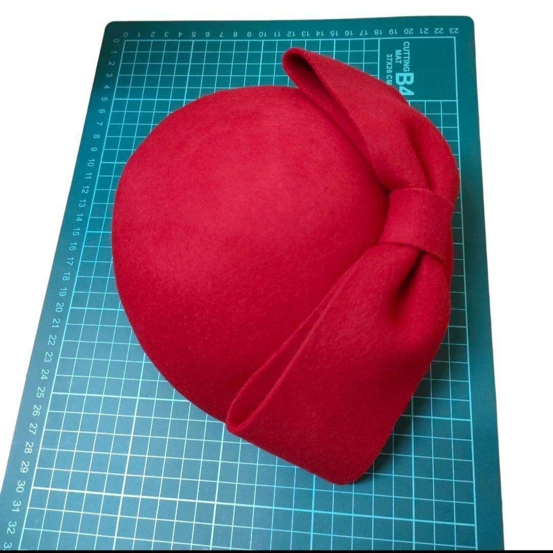 2点セット大リボン冬帽子ヴィンテージ調ピルボックス帽日常ヘッドピースフェルト赤黒