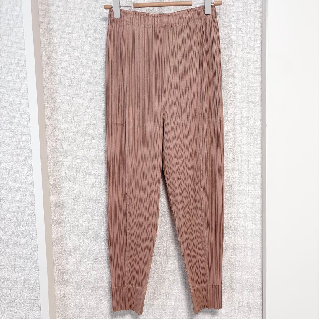 プリーツプリーズ　近年　テーパードパンツ　ポケット　ベージュブラウン　サイズ1