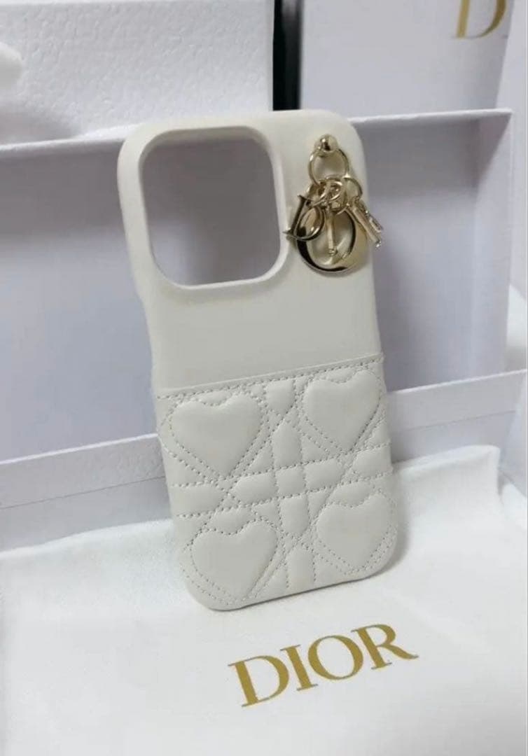 新品　Dior　LADY DIOR　iPhone15proケース　ハート