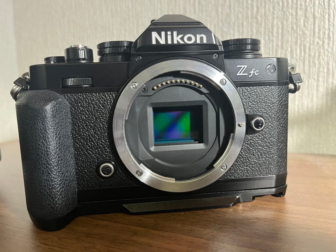 Nikon Zfcミラーレスカメラ + DXレンズ2本＋その他おまけ