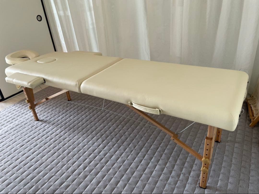 【美品⠀】マッサージベッド折りたたみ 施術ベッド アイボリー