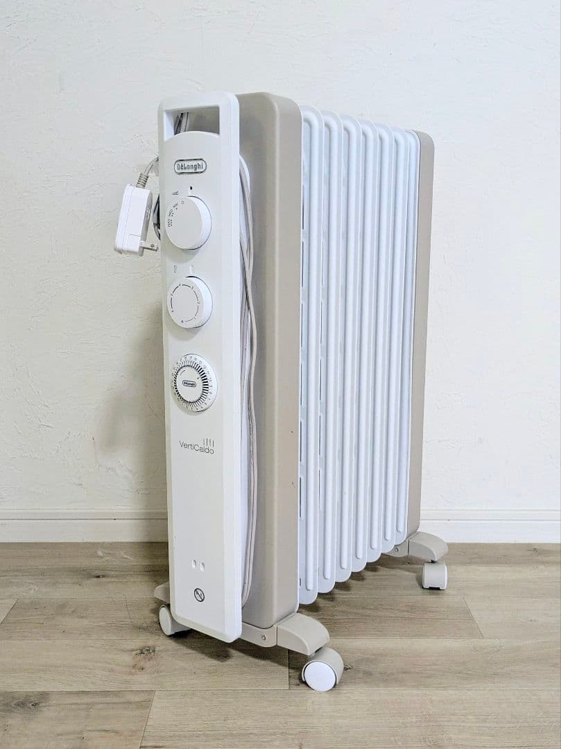 美品 デロンギ　オイルヒーター RHJ21F0812-WH