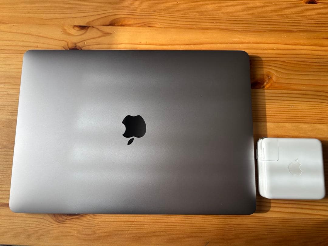 MacBook Pro2020 Core i5•16GB •1TB