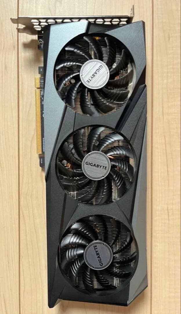 ワタナベ　GIGABYTE GeForce RTX 12GB グラフィック