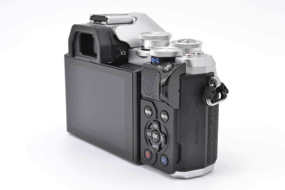 ■ 美品 ■ オリンパス　OM-D E-M10 Mark Ⅲ ダブルズーム
