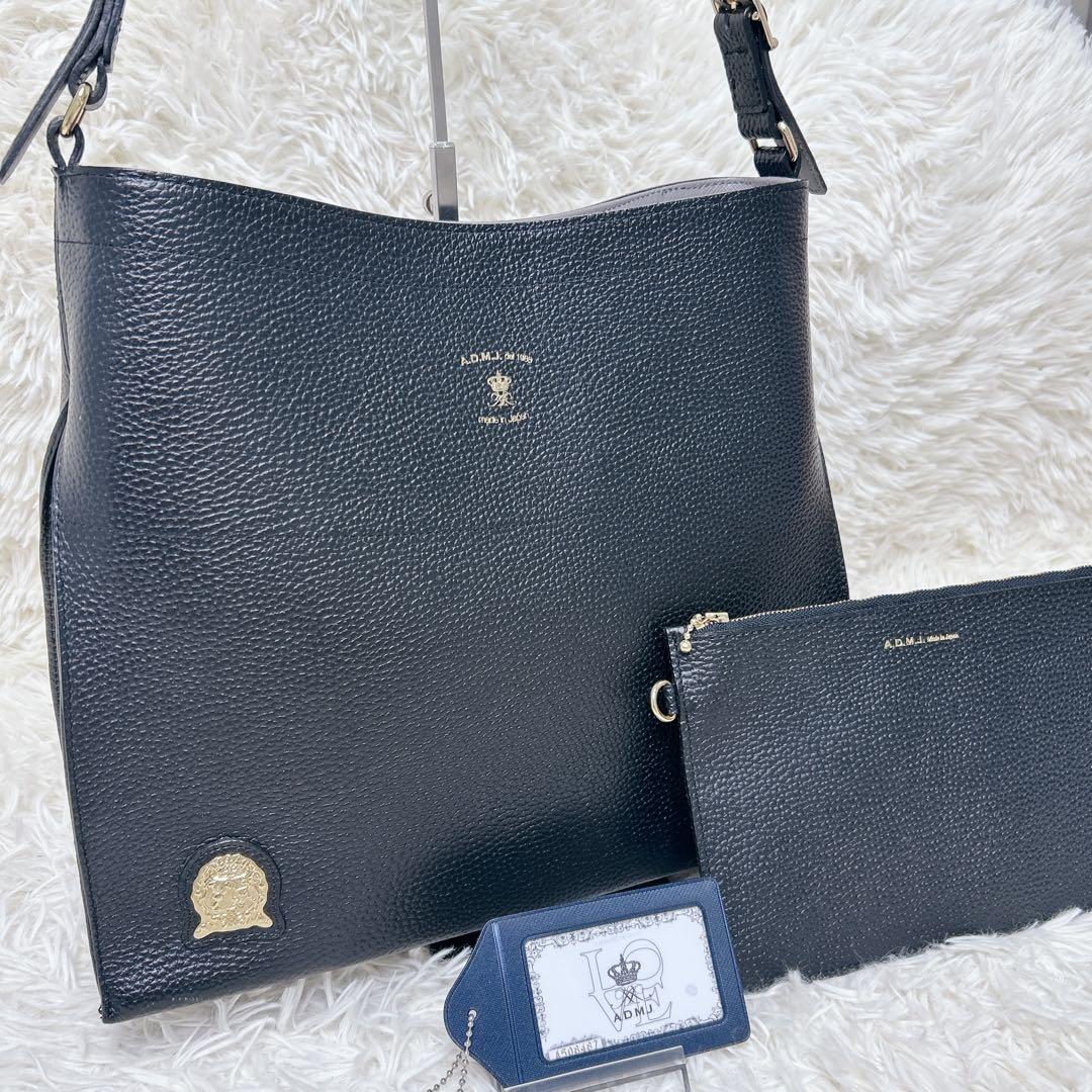 A.D.M.J 高級　本革 ワンショルダー 黒 シボ革 A4 ポーチ付　GC付き