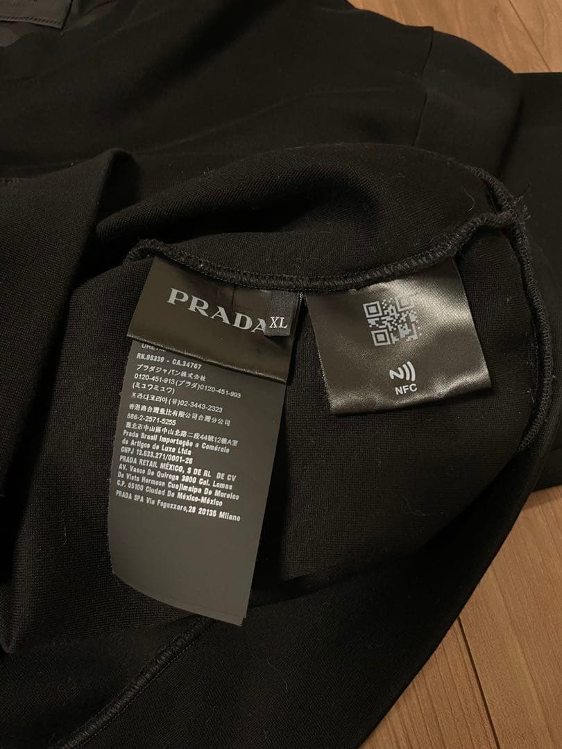 プラダ　スウェット　三角ロゴ　Re-Nylon PRADA トレーナー　ニット
