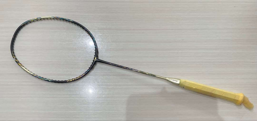 【最終値下げ】AXFORCE 100 3U G5 バドミントンラケット