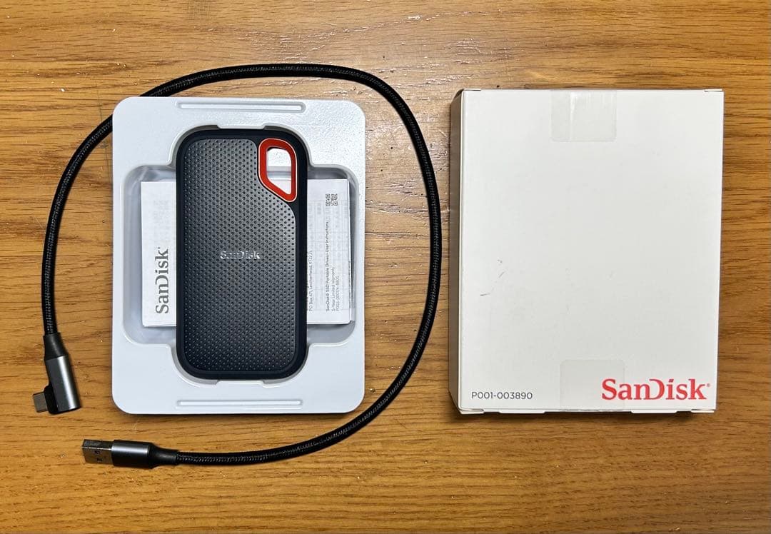 【超美品】SanDisk Extreme Portable SSD 1TB