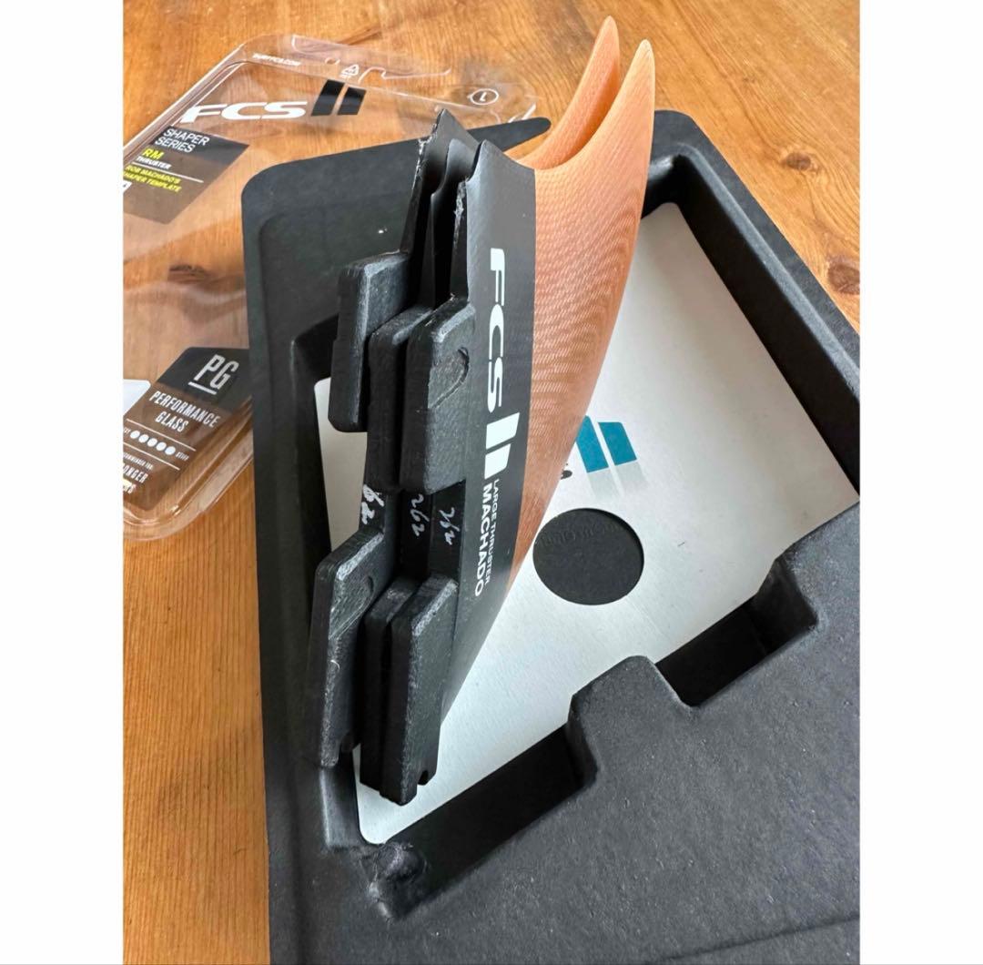 FCSII フィン ROB MACHADO L TRI KEEL キール トライ