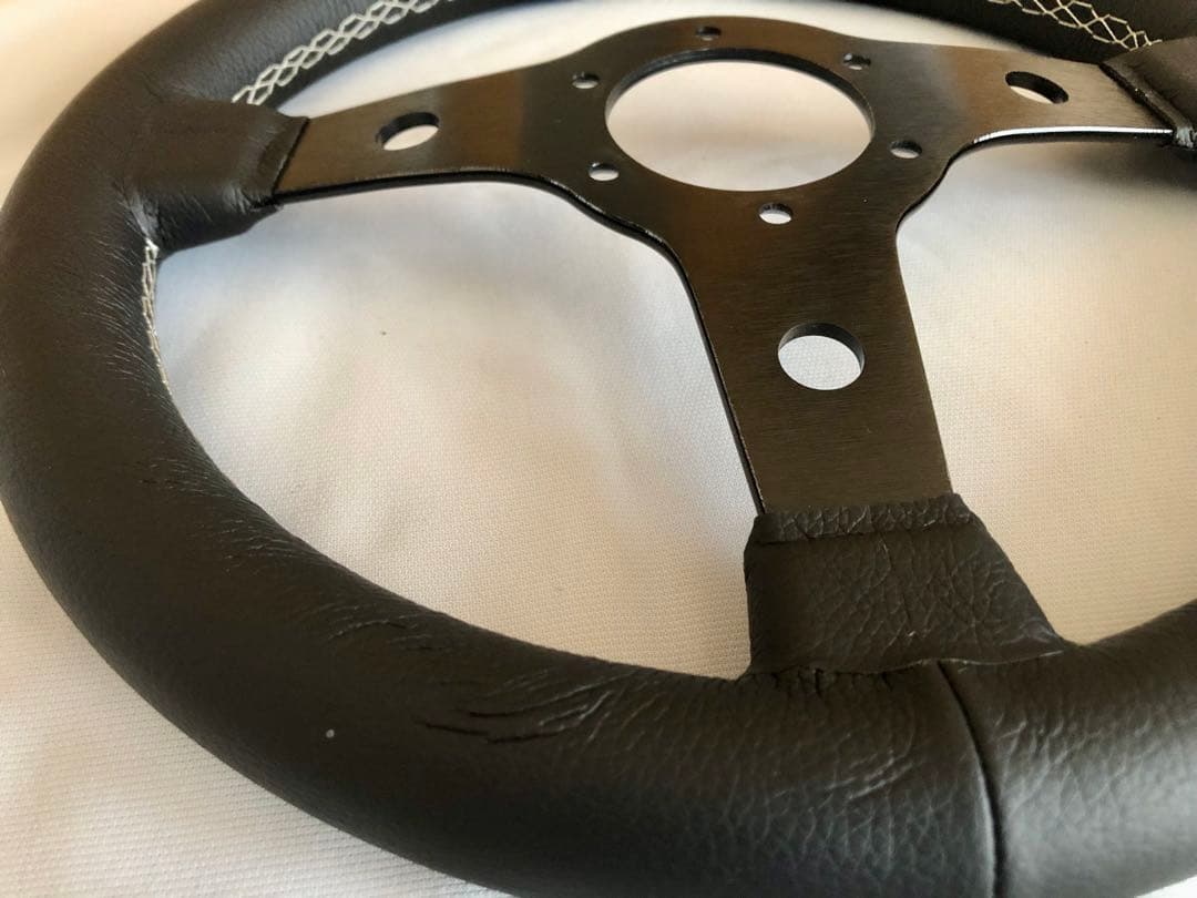 3スポーク レザー ステアリングホイール30パイ