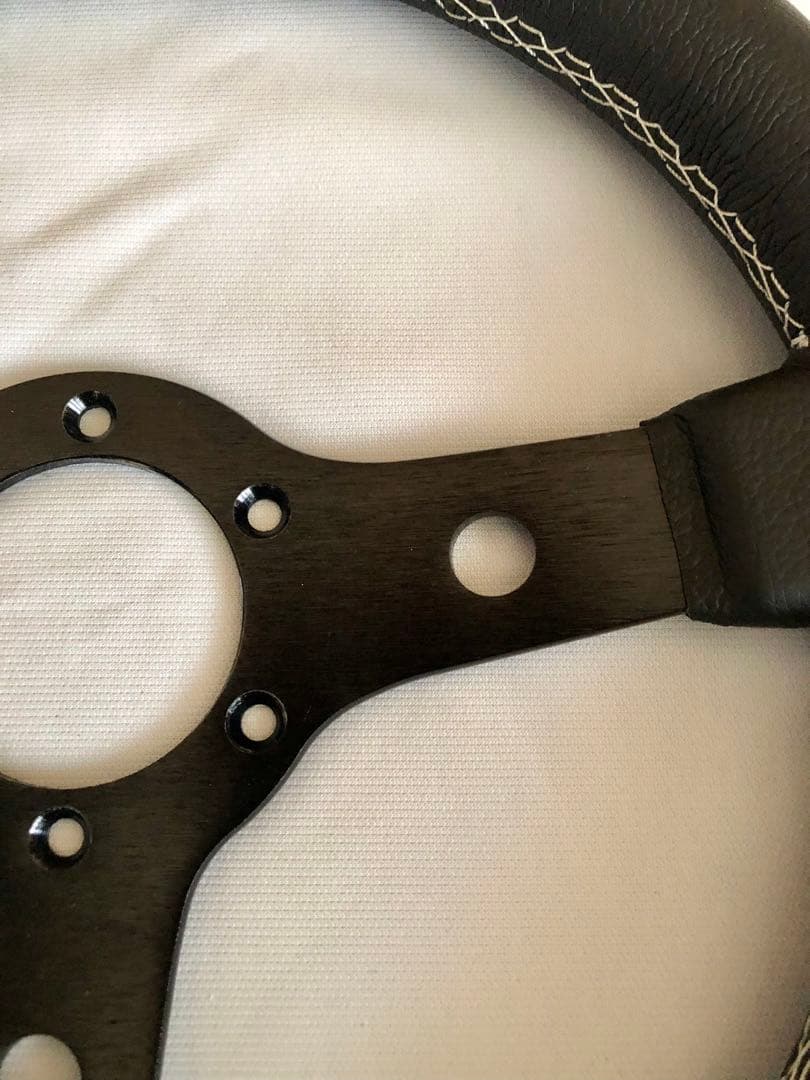 3スポーク レザー ステアリングホイール30パイ