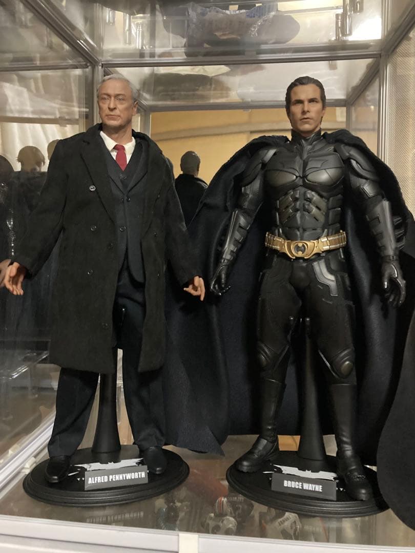 ホットトイズ バットマン ダークナイト アルフレッド & 格納庫 限定版